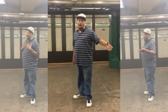 [쿠키영상] 어둑한 지하철역에서 밝은 세상으로 나온 거리음악가...운명을 바꾼 영상 한 편