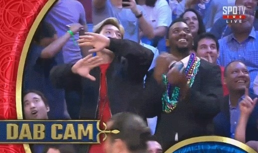 정진운, NBA 올스타전 중계 카메라 포착… 미국에서도 ‘춤신춤왕’