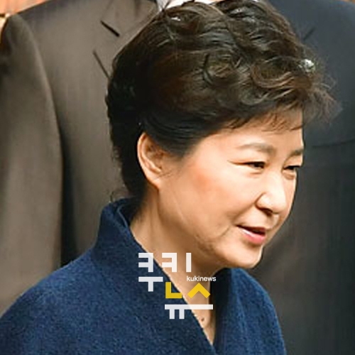 [쿠키영상] 박근혜 전 대통령 영장실질심사, 박지만-서향희 부부 방문…박지원 