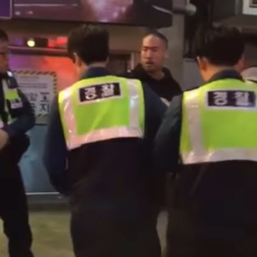 [쿠키영상] ‘술집 난동’ 래퍼 정상수, 욕설+몸싸움 경찰 테이저건 맞고 체포…“힙찔이 클래스”