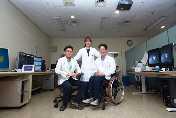 [일상의 삶으로] 인하대병원 직업환경과 휠체어 탄 의사 박성민씨