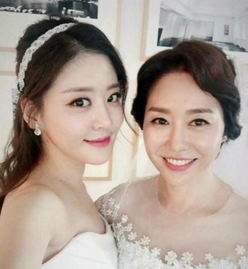 김예령 딸 김수현, 기아 윤석민과 12월 9일 결혼 “지혜롭게 살겠다”