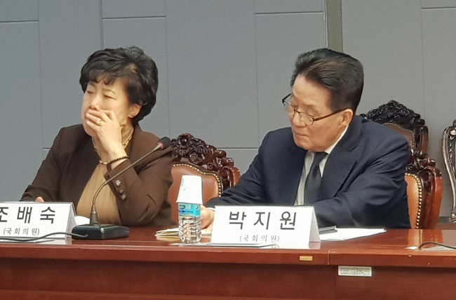 박지원 “바른정당, 꼬마당 전락으로 멘붕상태… 안철수, 기본상식도 없는 무뇌상태”
