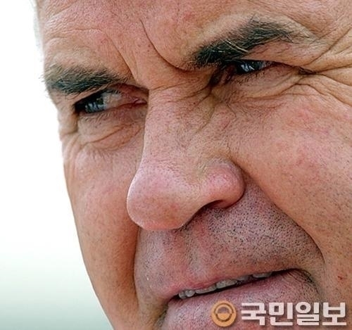 [옐로카드] 박항서가 던진 화두, 한국은 ‘변방’에서 벗어났습니까?