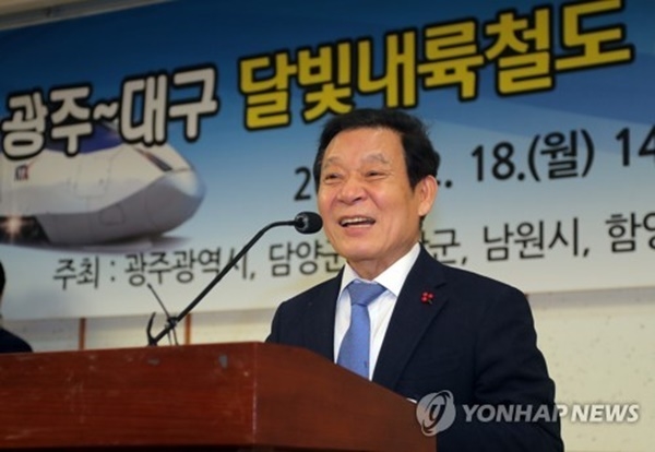 윤장현 광주시장, 신광조 이사장 선거법 위반으로 고소