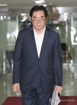 ‘민중은 개·돼지’ 나향욱 전 기획관, ‘파면 취소’ 승소