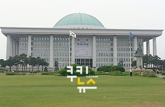 민주당·한국당, 본회의 개최 무산 책임 '공방'