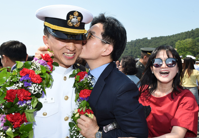 [포토뉴스]해군‧해병대 사관후보생 임관식
