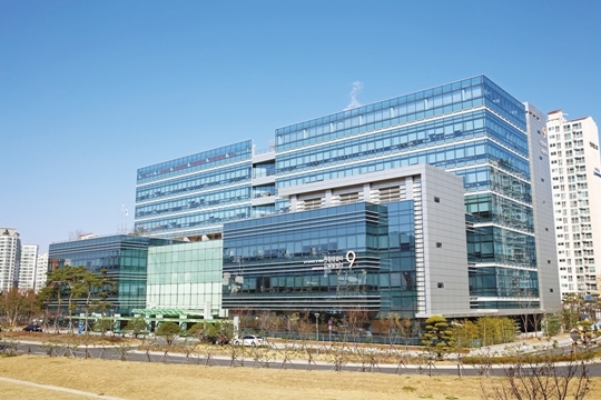 충남대병원, '정보통신보조기기 체험 전시회' 열어