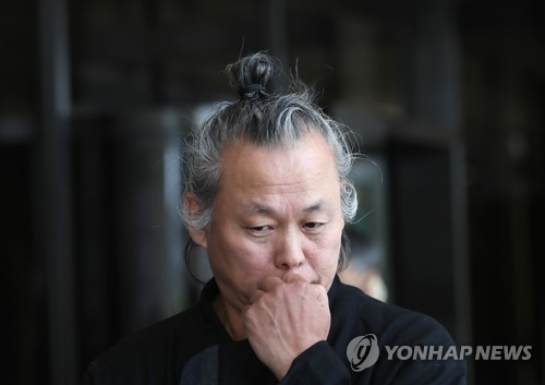 김기덕 감독, 성폭력 의혹 부인 “난 그렇게 살아오지 않았다”