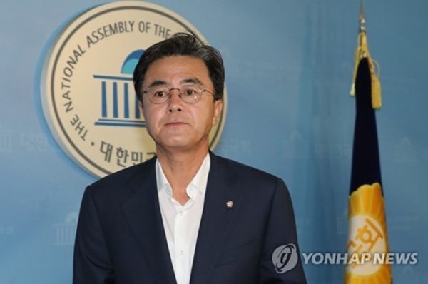 김태흠, 한국당 최고위원직 사퇴…“홍준표, 보수품격 떨어뜨려”