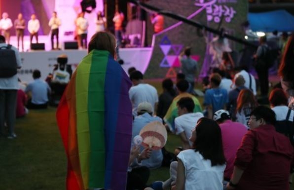 퀴어축제 찬반 갈등…주말 서울광장 5만명 모여