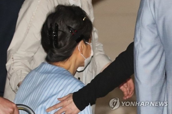 “모든 책임 전가해”…‘국정농단 사건’ 박근혜 2심도 징역 30년 구형