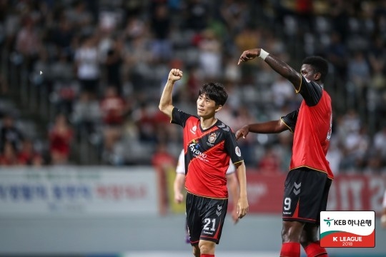 [K리그1] 경남FC, 전남 3-0 승리로 8경기 무패 행진…2위 수성