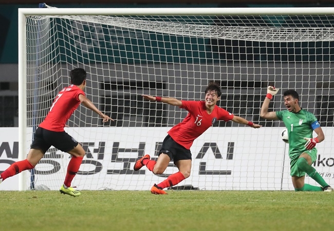 역시 믿을맨 황의조… 한국, 이란전 하프타임 1-0 리드