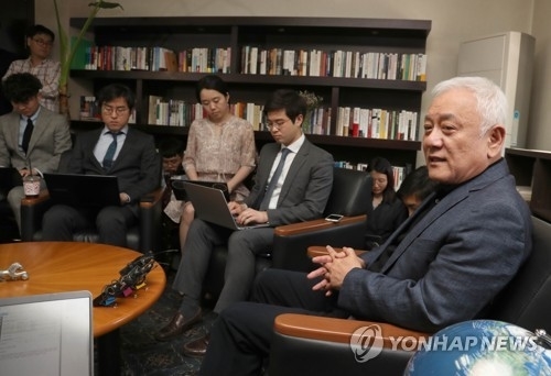김한길 전 의원, 폐암 4기 투병 “건강 호전 중…완치도 가능”