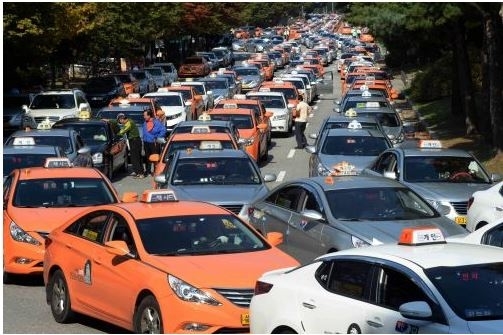 서울 택시 기본요금 3800원 인상안 가결…1월 중순 이후 적용