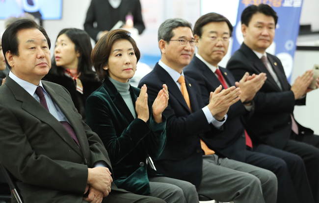 한국당, 현역의원 21명 인적쇄신 명단 발표…“책임을 묻지 않을 수 없었다”