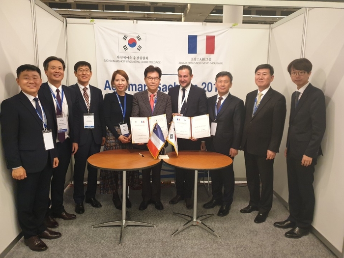 '에어로마트 사천 2019' 9월 개최…사천시-ABE사와 캐나다서 협약 체결
