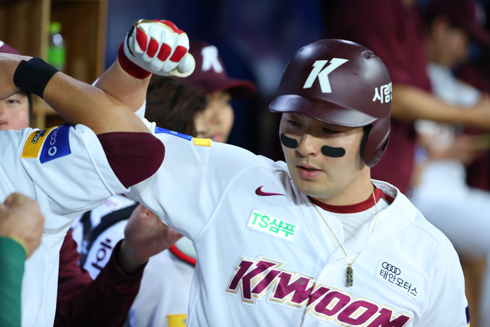 키움 박병호, 10경기 만에 터진 12호 홈런… 홈런 선두 질주