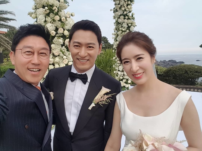 주진모-민혜연, 제주도 결혼식 현장 사진 공개… “장가가던 날”