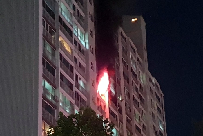 “일산 아파트서 화재…7명 경상·70여명 대피”