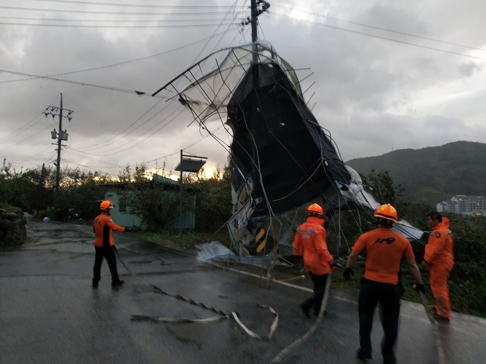 '타파'가 휩쓸고 간 참혹한 현장