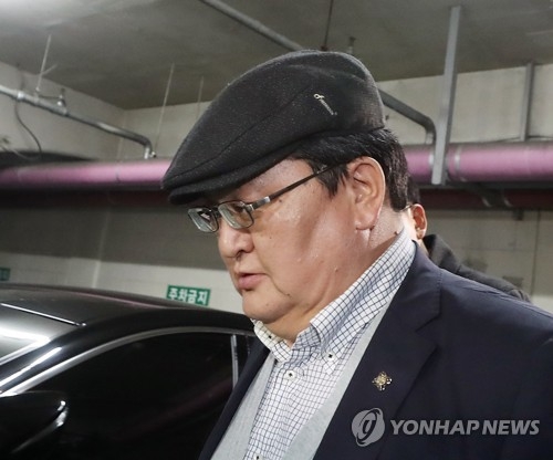 '승무원 성추행' 몽골 헌재소장, 협박은 시인…검찰 송치
