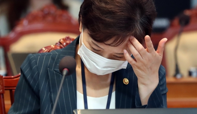 거세지는 김현미 경질론… 거리두는 이낙연