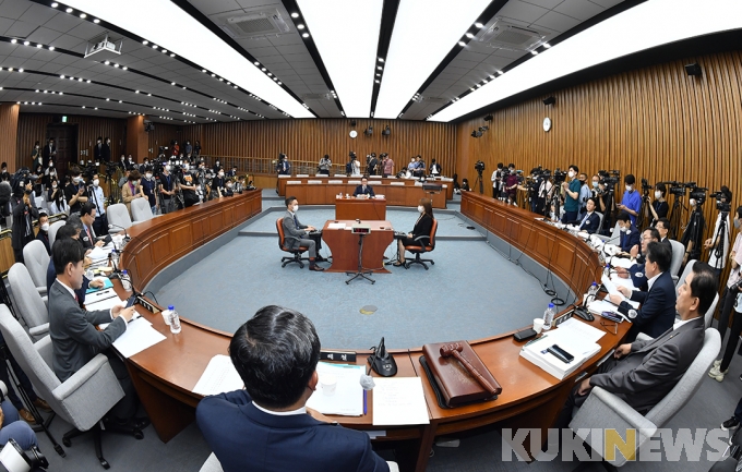 박지원 후보자 청문회, 시작부터 '학력 의혹' 공방