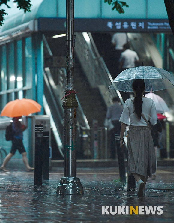 [오늘 날씨] 비오는 화요일, 천둥·번개 동반…