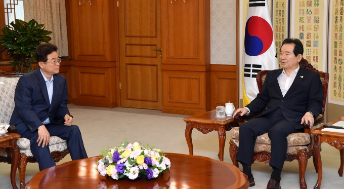 국무총리 만난 경북지사, “포항지진법, 실질적 피해구제” 건의