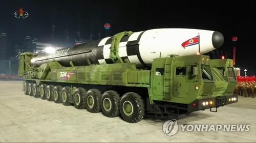 북한 신형 ICBM 공개...미국 전역 사정권?