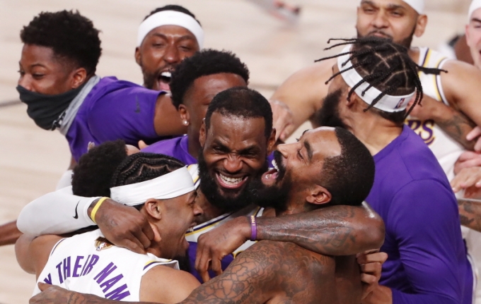LA 레이커스, 마이애미 4승 2패로 꺾고 ‘V17’… 파이널 MVP는 킹' 르브론