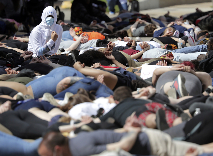 미국 흑인사망 시위 '바닥에 누운 시민들'