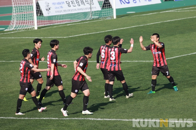 당진시민축구단, '5연승' 향한 이유있는 '전력질주'
