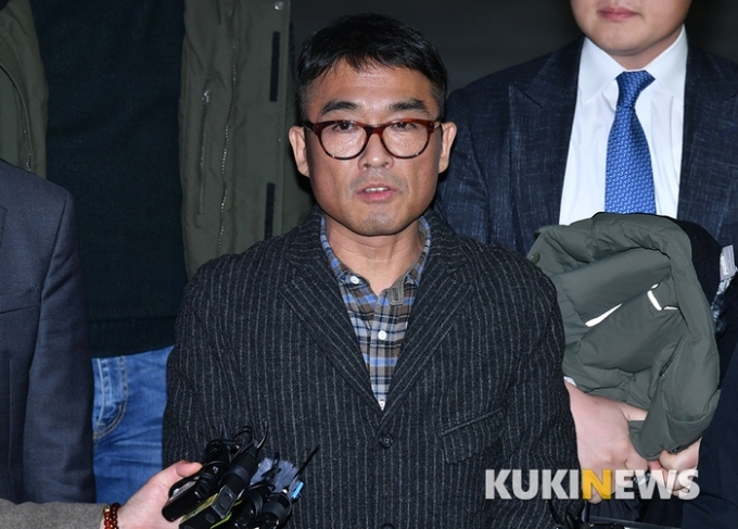검찰, ‘성폭행 의혹’ 김건모에 ‘무혐의’ 처분