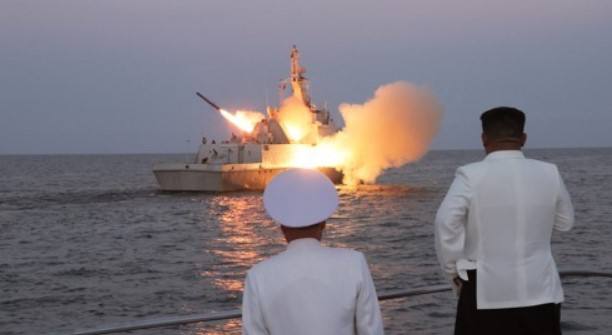 한미연합연습 개시에… 김정은, 해군 시찰·순항미사일 발사 참관