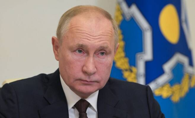“우크라에 군대 보내면 핵전쟁”…푸틴, 서방에 ‘경고’
