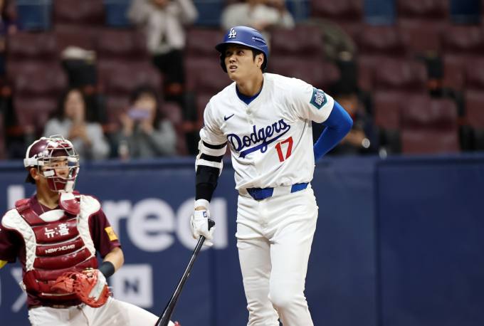 ‘연속 삼진’  오타니-마차도…MLB 슈퍼스타, 한국에서 혼쭐
