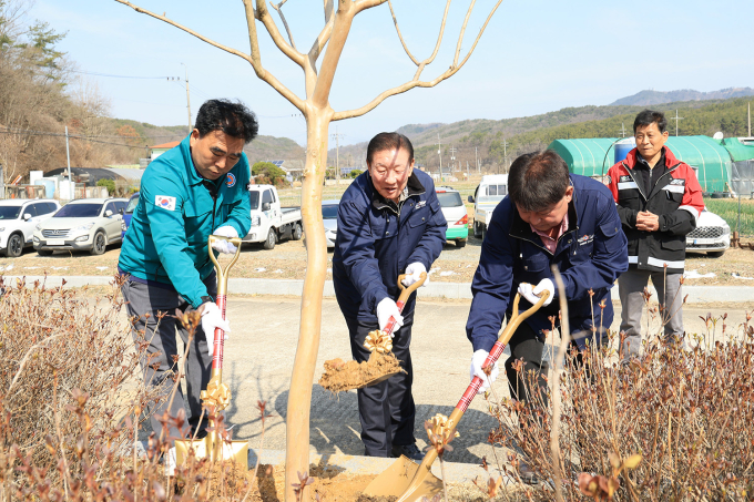 함안군 최초 ‘황톳길’ 성산산성 탐방로에 조성