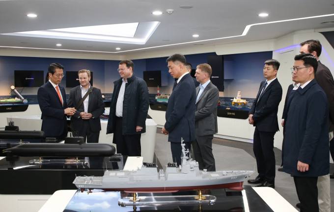 한화오션, 국내최고 잠수함 기술력 공개…해외수출시장 선점 공략