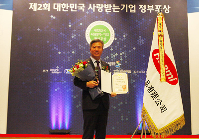 대한민국 사랑받는 기업 대통령표창 수상자로 나선 북경한미약품 임해룡 총경리