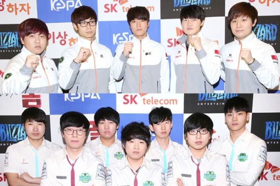 kt rolster(상) Jin Air Greenwings(하) 선수들. 한국e스포츠협회 제공